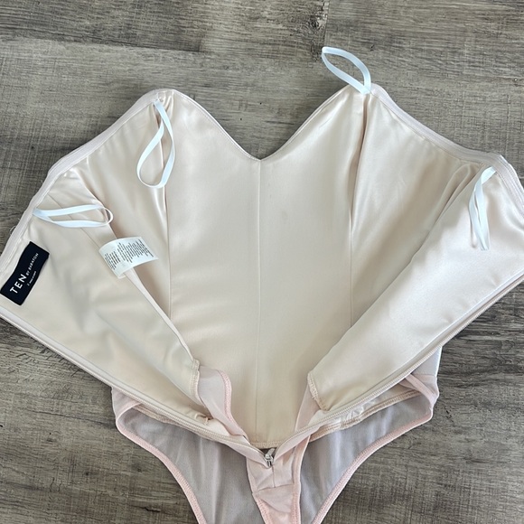 Aritzia Ten by Babaton Blaze strapless bodysuit - Picture 8 of 12